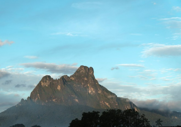 pico da neblina.montaña mas alta de brasil